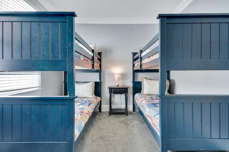 TOP FLOOR -BUNK ROOM