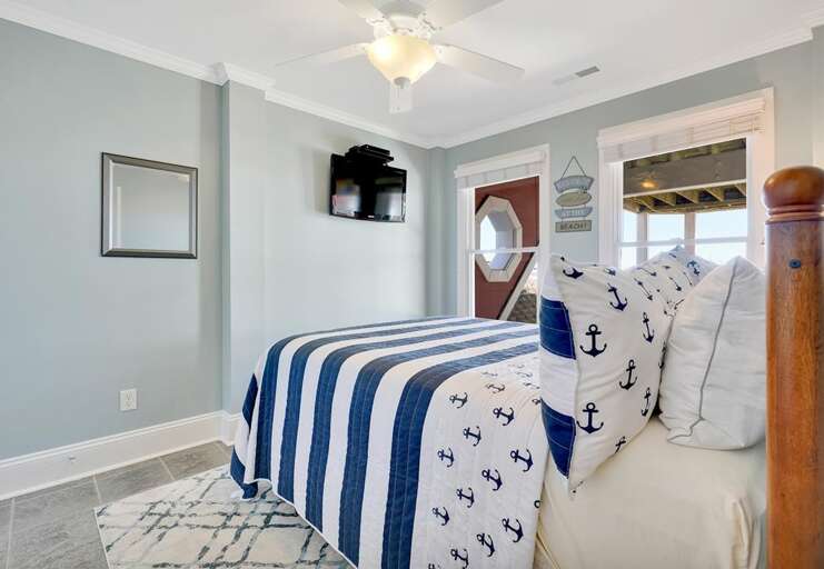 GROUND FLOOR -ANOTHER VIEW WITH TV