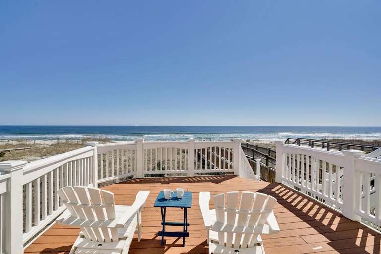 MAIN FLOOR -SUN DECK