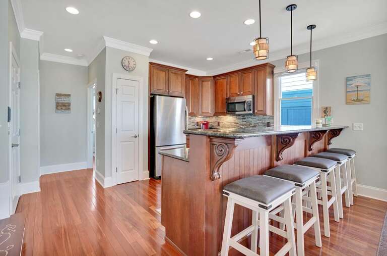 MAIN FLOOR -BREAKFAST BAR