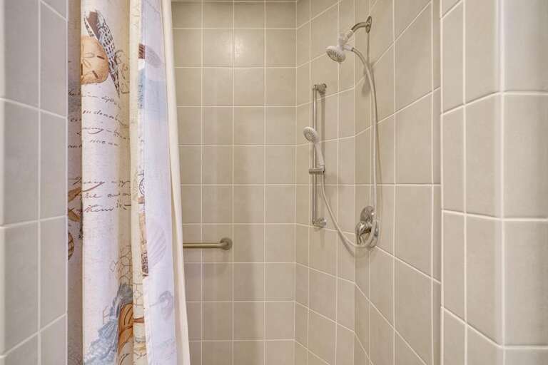 GROUND FLOOR -WITH STAND-UP SHOWER