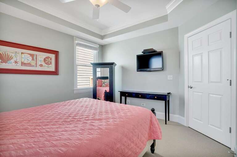 TOP FLOOR -ANOTHER VIEW WITH TV