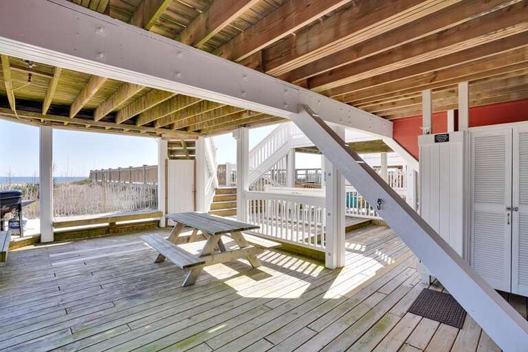 PERFECT PLACE FOR A PICNIC AND SHOWER