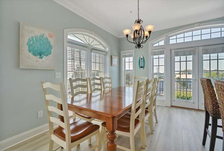 DINING AREA DINING AREA
