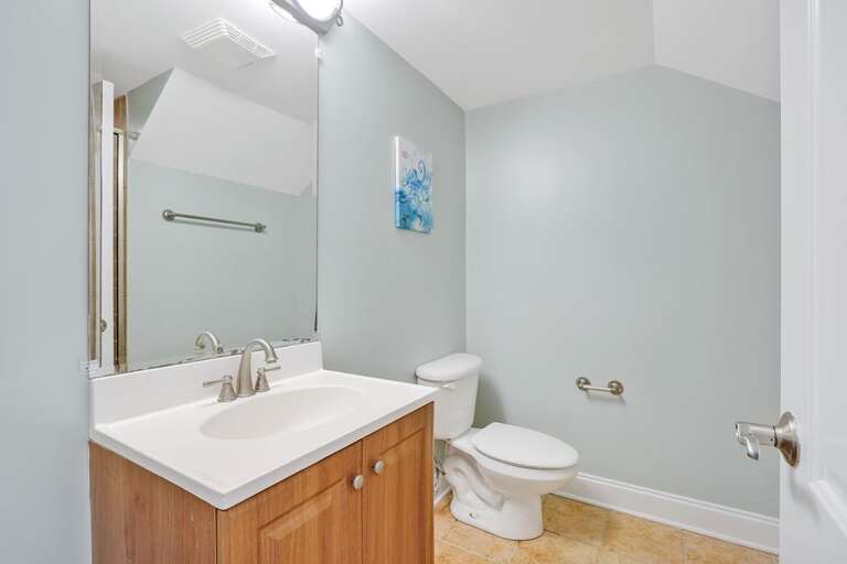 1ST FLOOR BATHROOM 1ST FLOOR BATHROOM