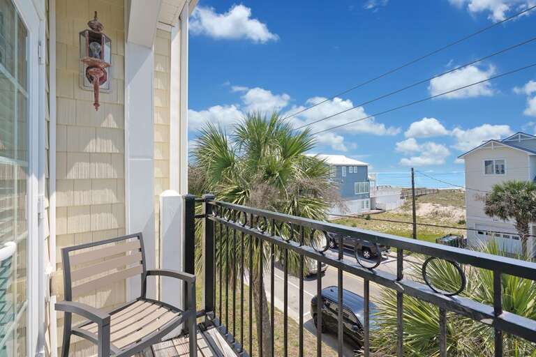 BALCONY OFF DINING AREA BALCONY OFF DINING AREA