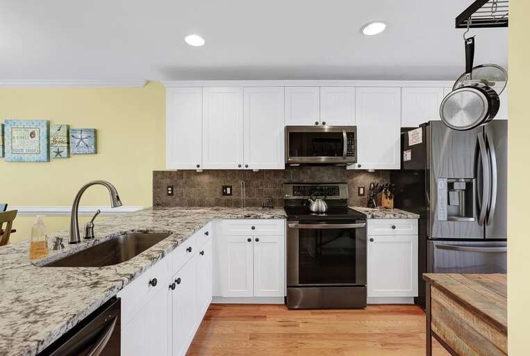 KITCHEN W/ UPDATED APPLIANCES