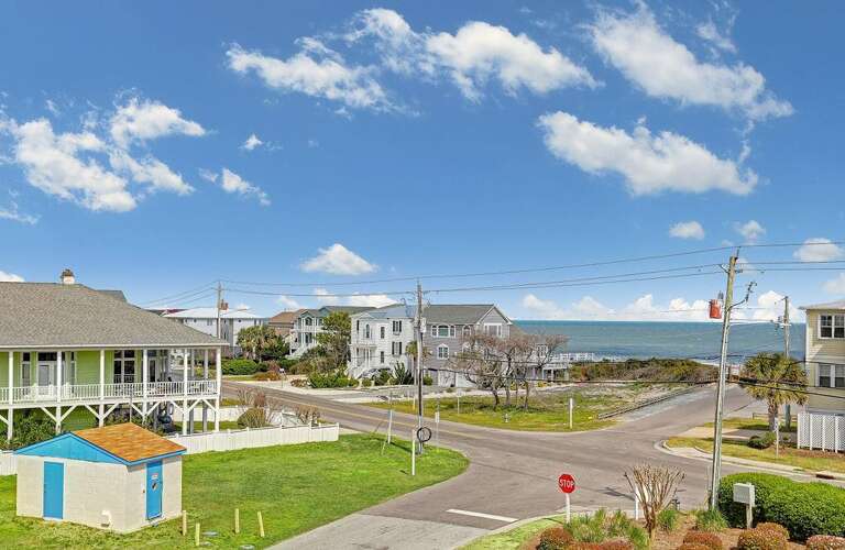 YOUR VIEW OFF TOP FLOOR BALCONY