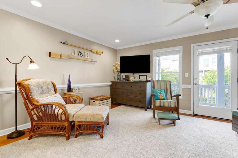 LARGE FLAT SCREEN TV