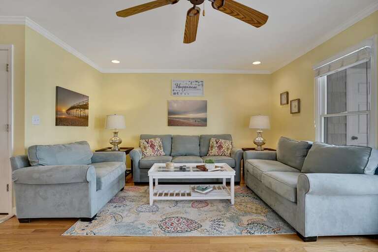 COMFORTABLE LIVING SPACE COMFORTABLE LIVING SPACE