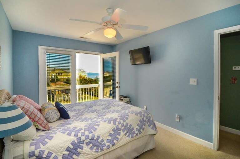 QUEEN BEDROOM VIEW 2 QUEEN BEDROOM VIEW 2
