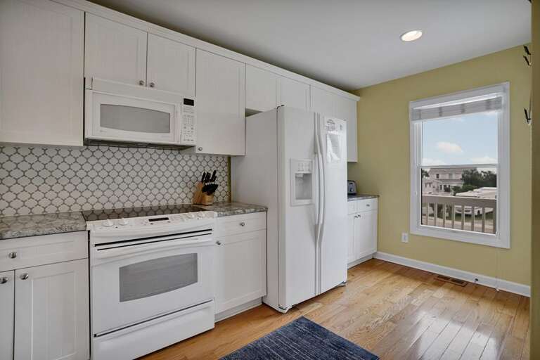 KITCHEN KITCHEN