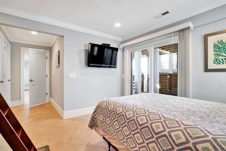 GROUND FLOOR BEDROOM WITH SMART TV & PATIO ACCESS