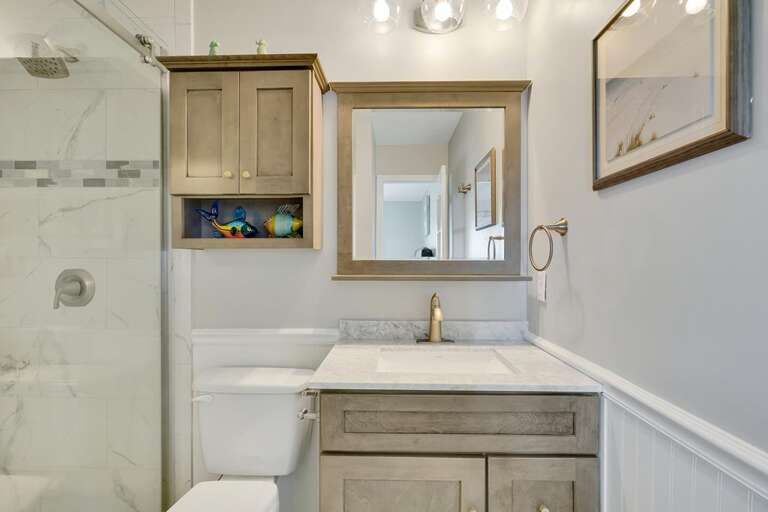 ENSUITE WITH STAND UP SHOWER ENSUITE WITH STAND UP SHOWER