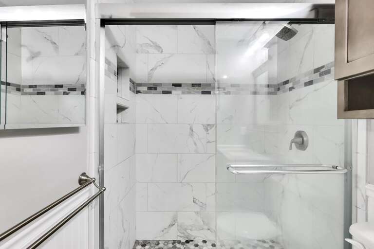WALK-IN SHOWER