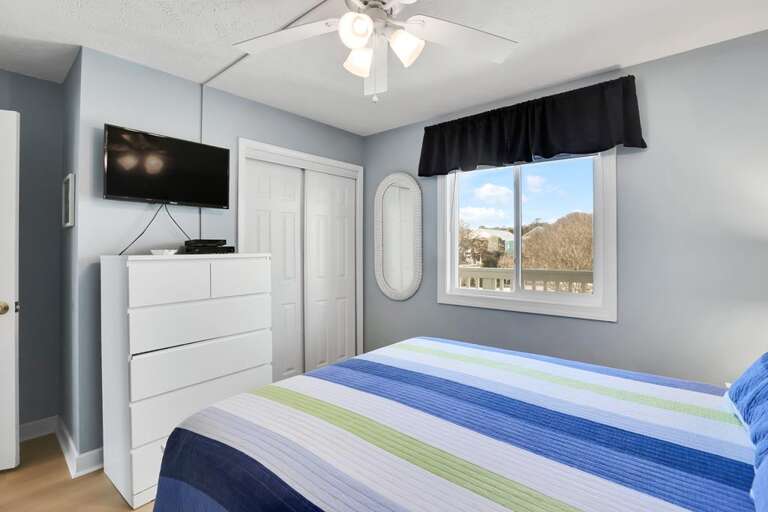 QUEEN BEDROOM VIEW 2