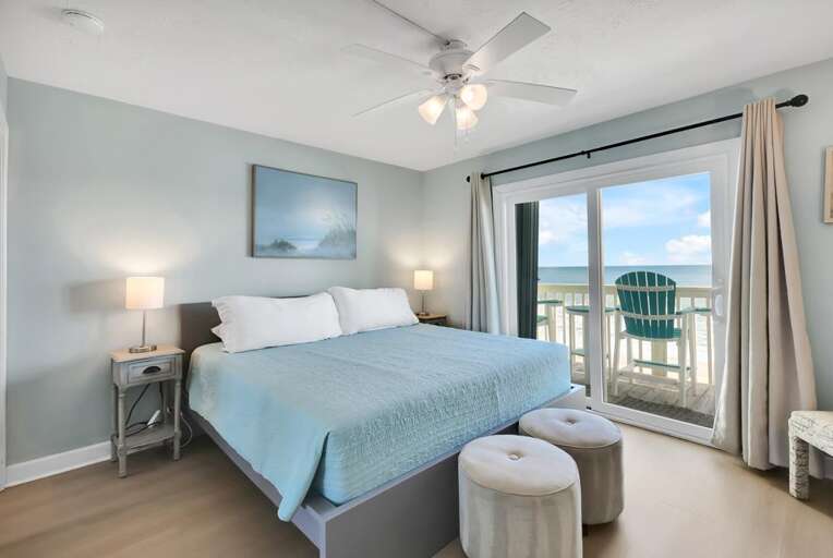 OCEANFRONT KING PRIMARY BEDROOM