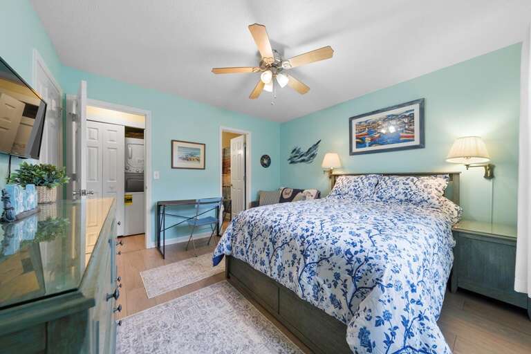 QUEEN BEDROOM WITH SLEEP CHAIR