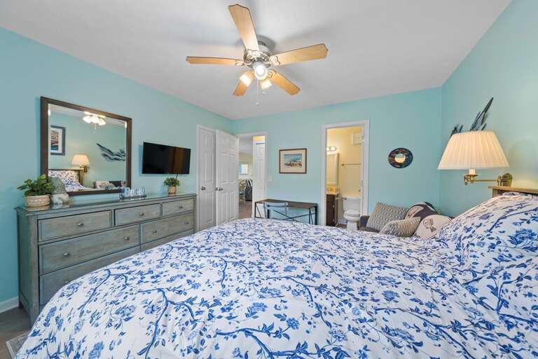 QUEEN BEDROOM WITH SLEEP CHAIR