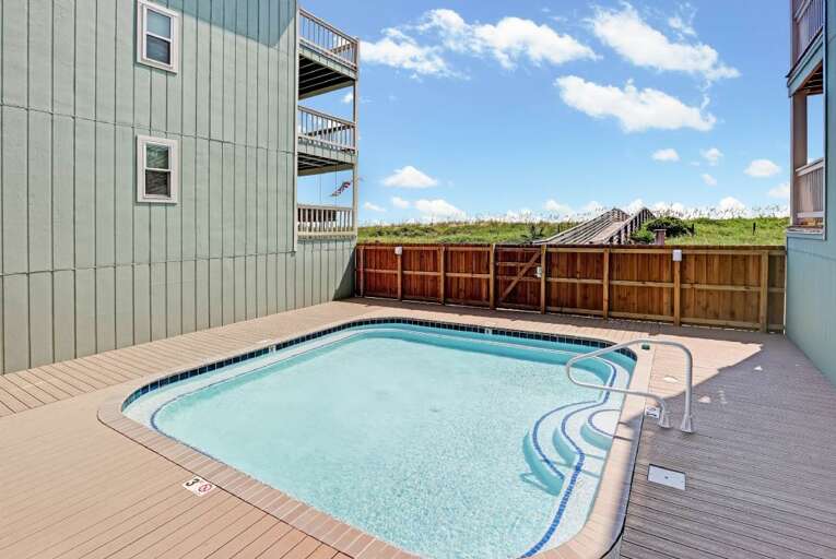 NEW SALTWATER SPLASH POOL 3 1/2 FT DEEP