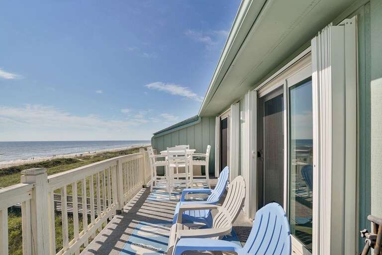 PLENTY OF OUTDOOR SEATING