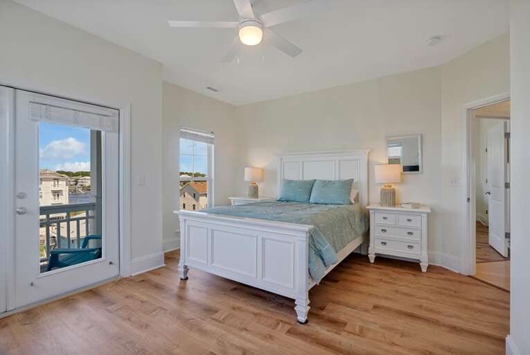 2ND FLOOR QUEEN BEDROOM (BR1)