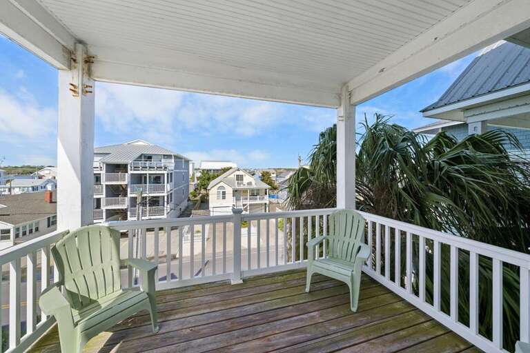 1st Floor KING BEDROOM PRIVATE DECK  1st Floor KING BEDROOM PRIVATE DECK