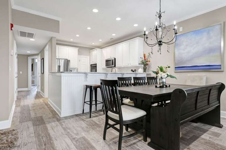 DINING AREA W/ BREAKFAST BAR DINING AREA W/ BREAKFAST BAR
