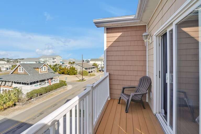 BALCONY OFF OF 2ND FLOOR STREETSIDE QUEEN VIEW 2