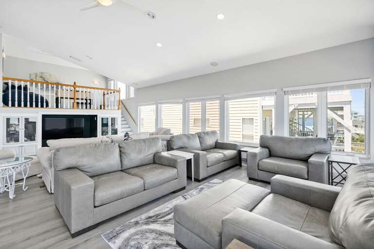 OCEANFRONT LIVING AREA 2