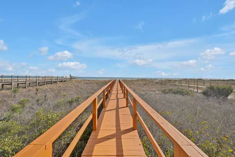 WALKWAY TO THE BEACH