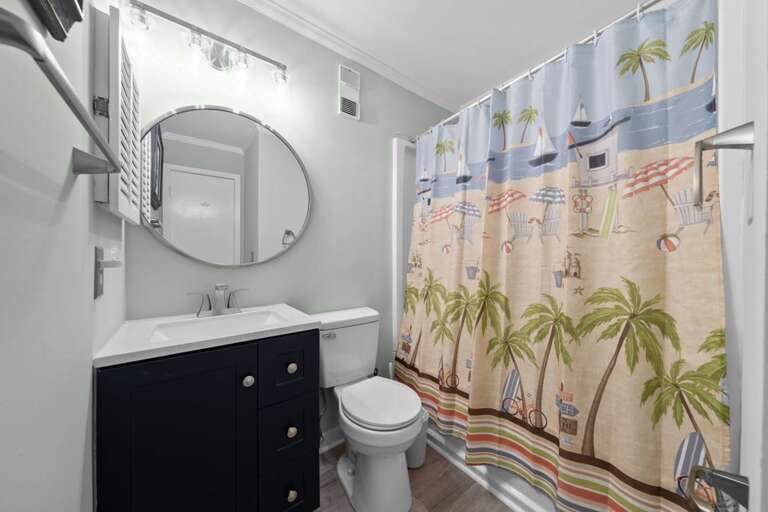 QUEEN & TWIN EN SUITE TUB/SHOWER COMBO