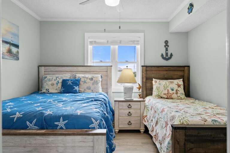 QUEEN & TWIN PRIMARY ROOM VIEW 2