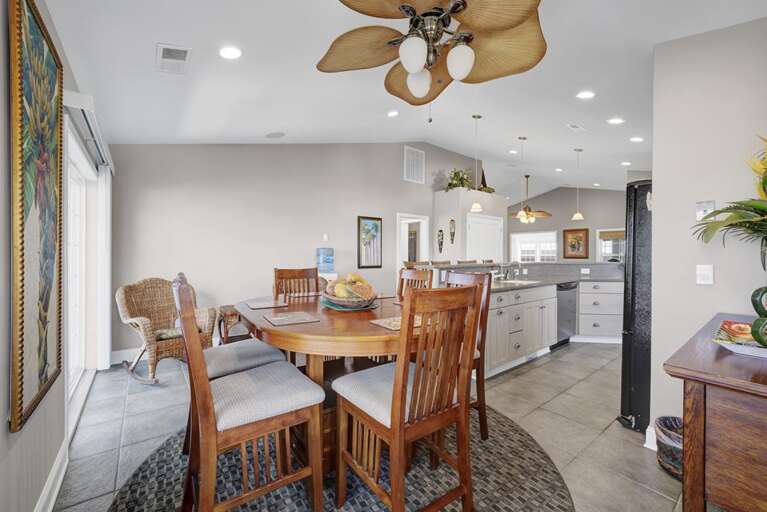 PENTHOUSE -DINING SPACE