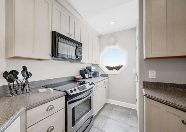 PENTHOUSE -KITCHEN