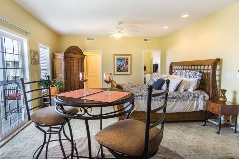 MASTER SUITE- DINING FOR 2 MASTER SUITE- DINING FOR 2