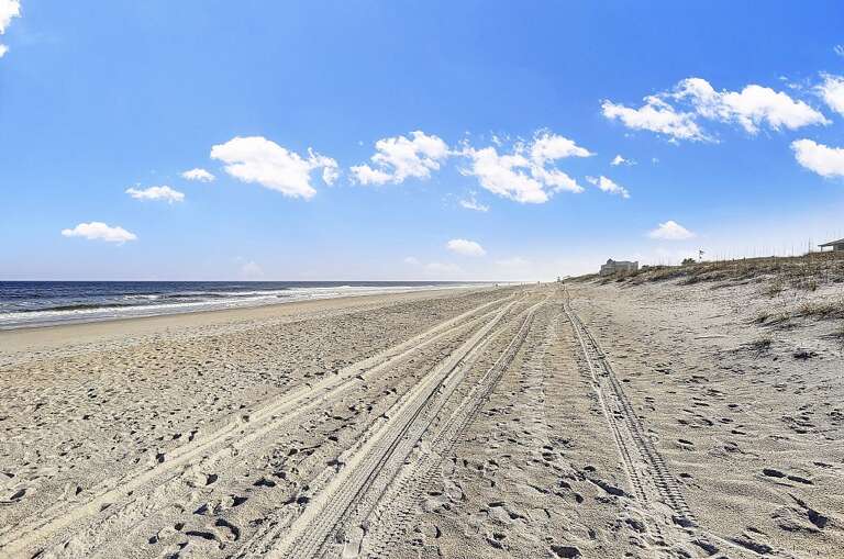 BEAUTIFUL SANDY BEACH