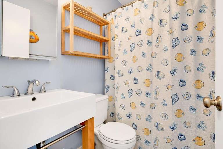 SHARED BATH ON 2ND FLOOR