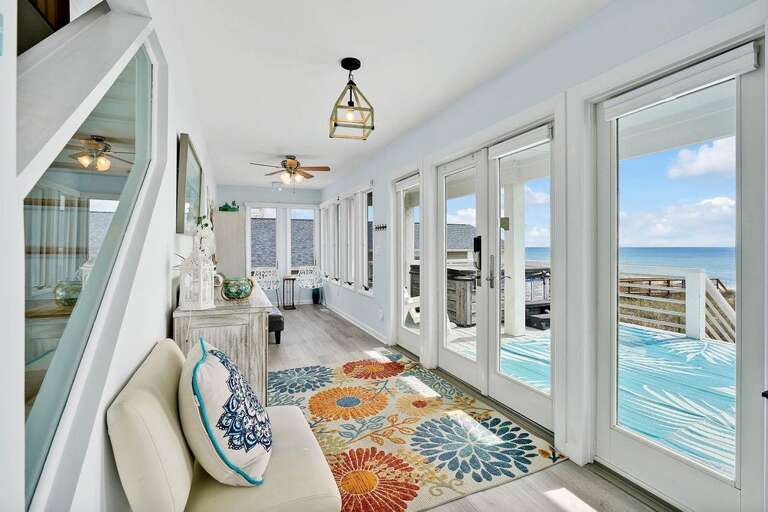 OCEANFRONT ALCOVE OFF LIVING SPACE WITH FUTON