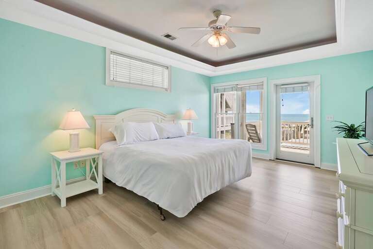 1ST FLOOR OCEANFRONT PRIMARY KING BR W/ EN SUITE 1ST FLOOR OCEANFRONT PRIMARY KING BR W/ EN SUITE