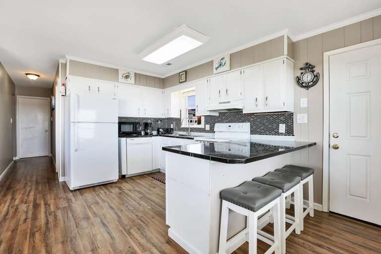 KITCHEN WITH BREAKFAST BAR KITCHEN WITH BREAKFAST BAR