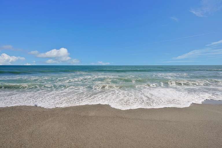 GLORIOUS BEACH GLORIOUS BEACH