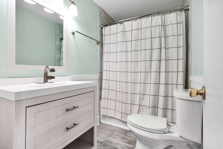  HALL BATHROOM