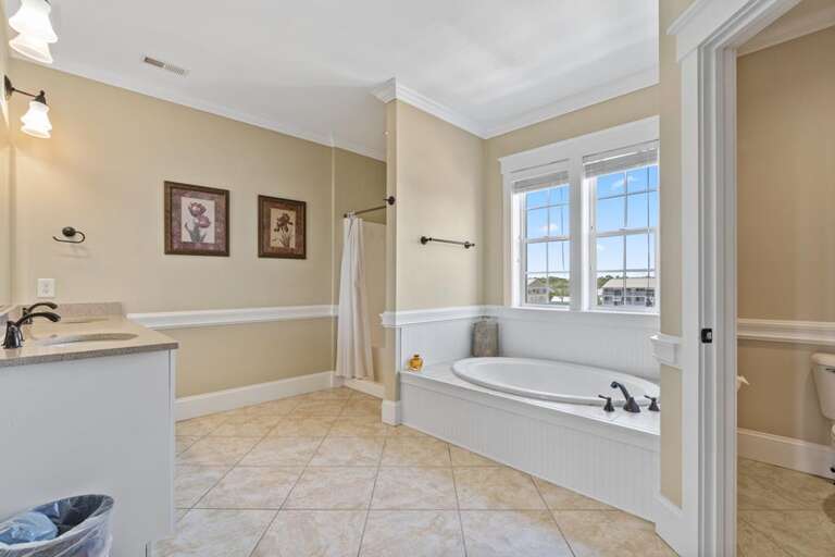 KING BEDROOM 3RD FLOOR ENSUITE VIEW 3 