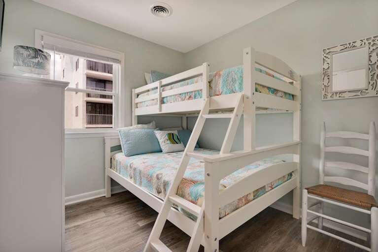 TWIN OVER DOUBLE(br4) BED