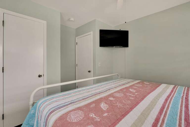 KING BEDROOM 2 WITH TV