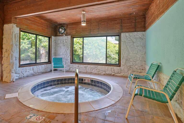 HOT TUB HOT TUB