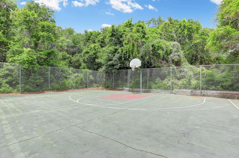 BASKETBALL AT RESORT BASKETBALL AT RESORT