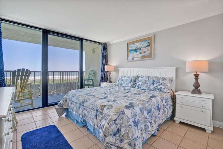 OCEANFRONT KING MASTER BEDROOM 1