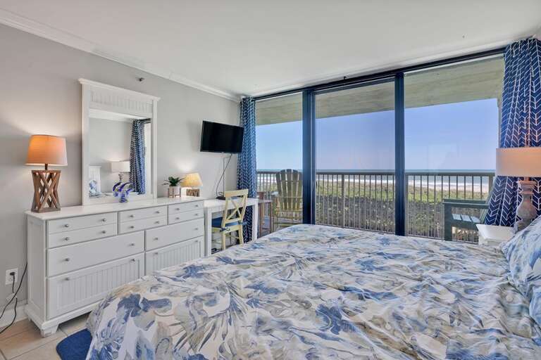 OCEANFRONT KING MASTER BEDROOM VIEW 2